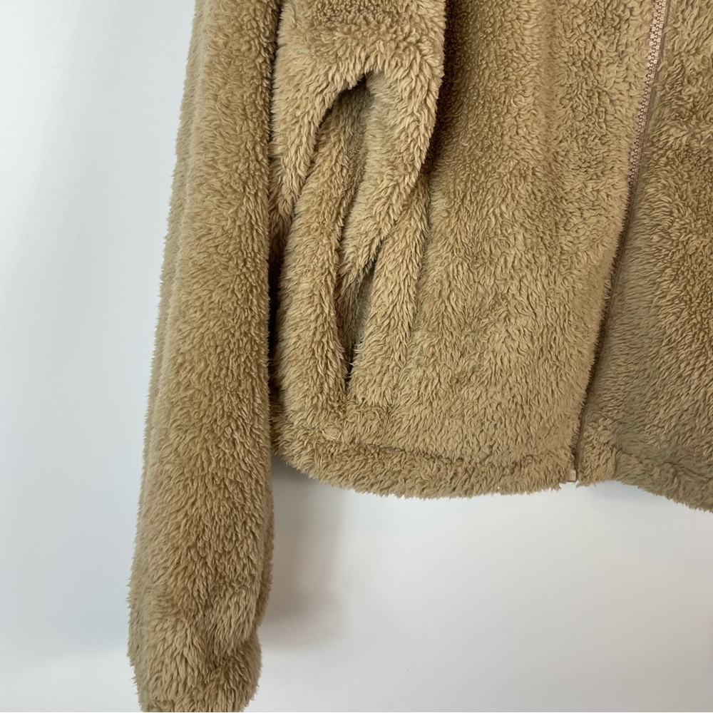 Aritzia Sunday Best Mockneck Fuzzy Zip Up Jacket Teddy Fleece Tan - Picture 6 of 11